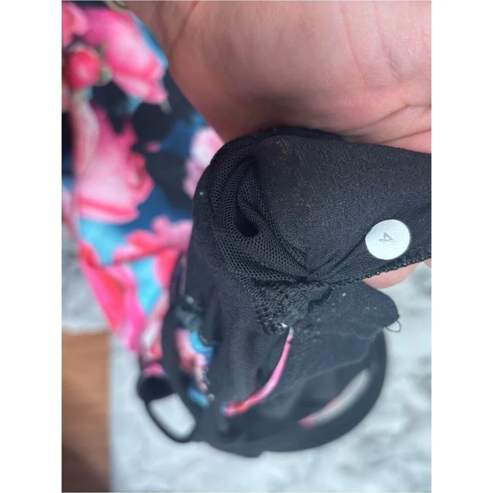 lululemon athletica Pink Floral Performance Tank Navy built in bra size 4